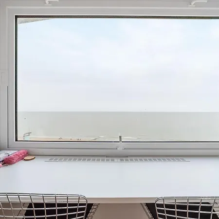 Apartment Attractive With A Sea-view *